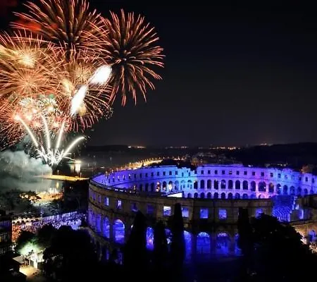 Nera * Pula